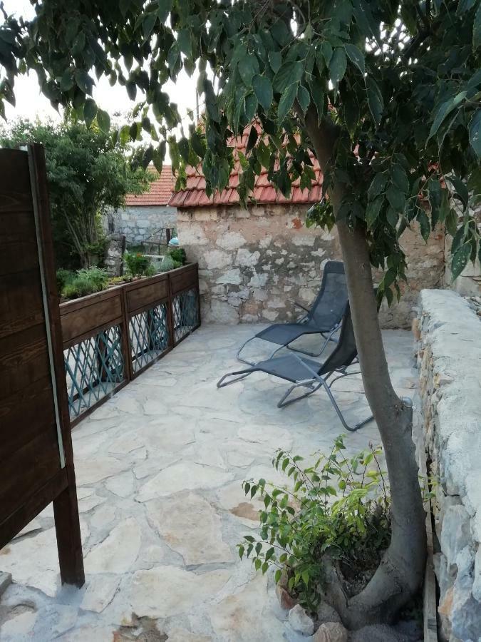Krka Waterfalls Stonehouse Roko Lozovac Luaran gambar
